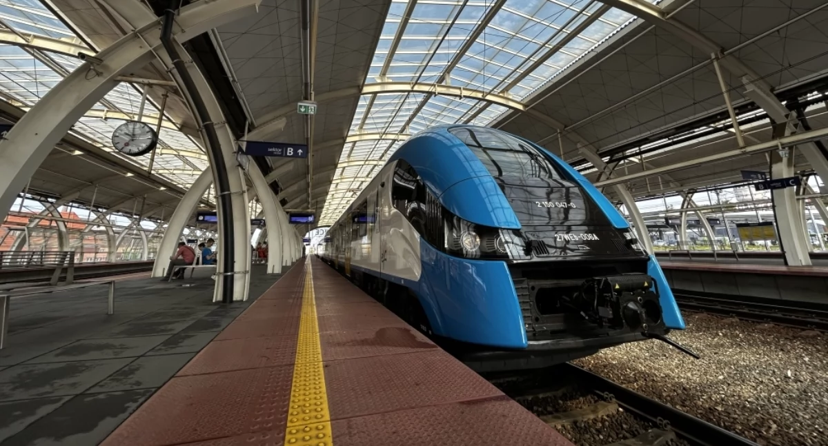 Koleje Śląskie mają własną aplikację mobilną i zachęcają pasażerów do jej testowania