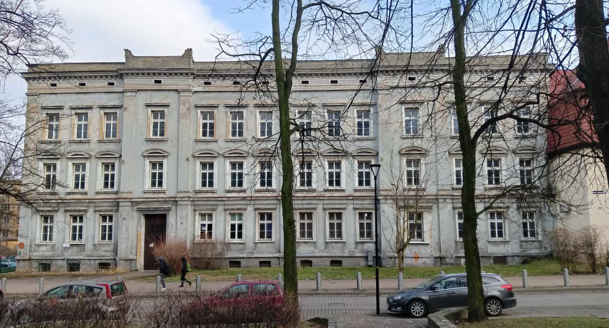 Co z przebudową zabytkowego budynku dla sądu na Placu Wolności? Po latach sprawa ruszyła do przodu