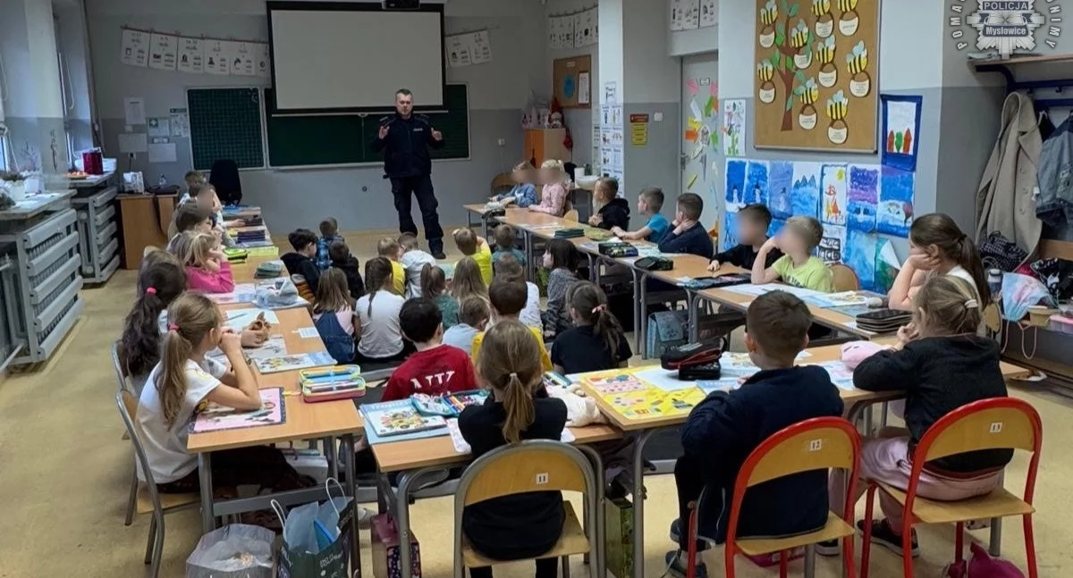 Dzielnicowy rozmawiał z pierwszoklasistami z SP4 o bezpieczeństwie w czasie nadchodzących ferii