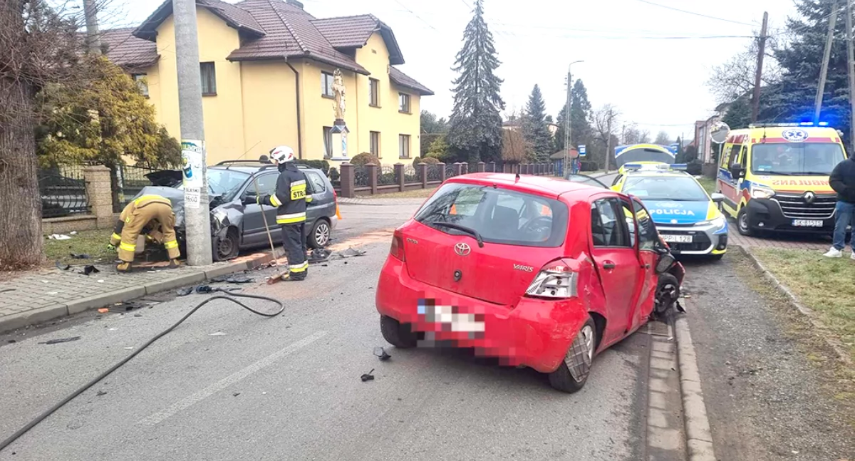 Zderzenie trzech samochodów w Chełmie Śląskim