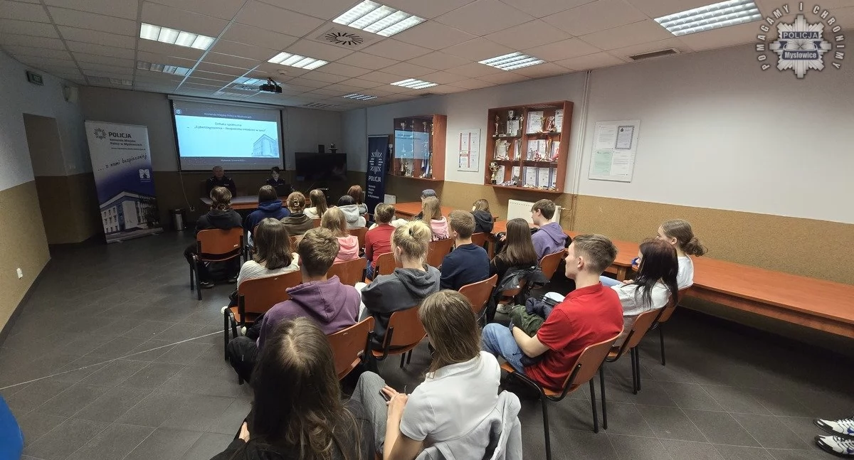Licealiści debatowali z policjantami