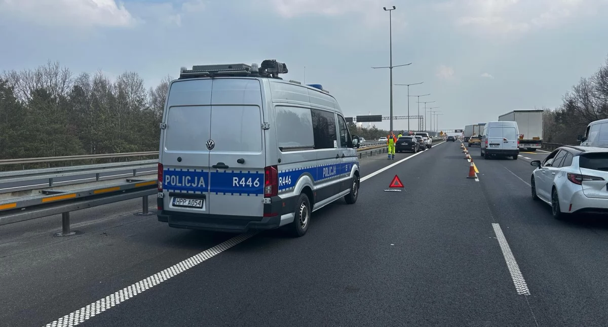 Zderzenie dwóch osobówek na autostradzie A4