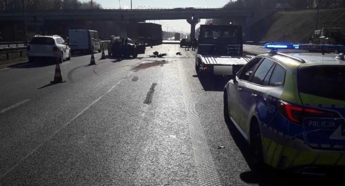 Zderzenie samochodów na autostradzie A4