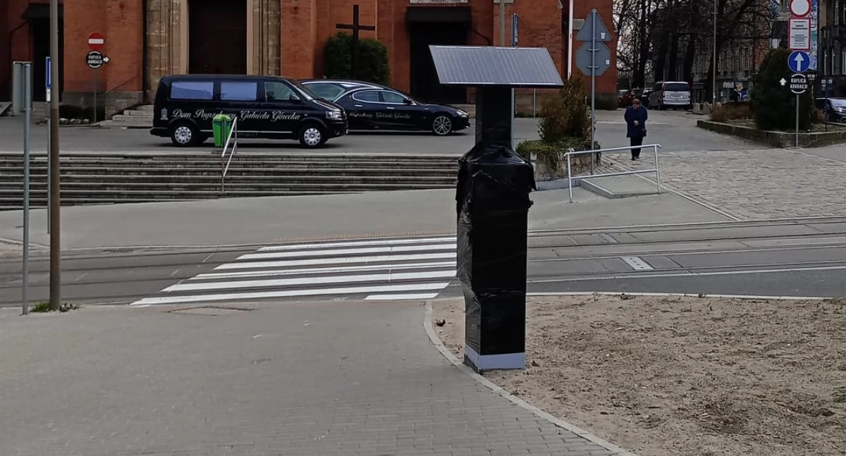 Biletomaty już stoją, ale jeszcze nie działają. Trwają testy systemu