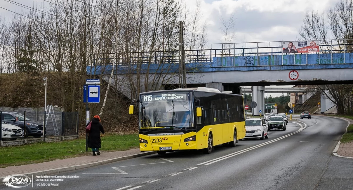 Linia autobusowa M15 zatrzymuje się na dodatkowym przystanku