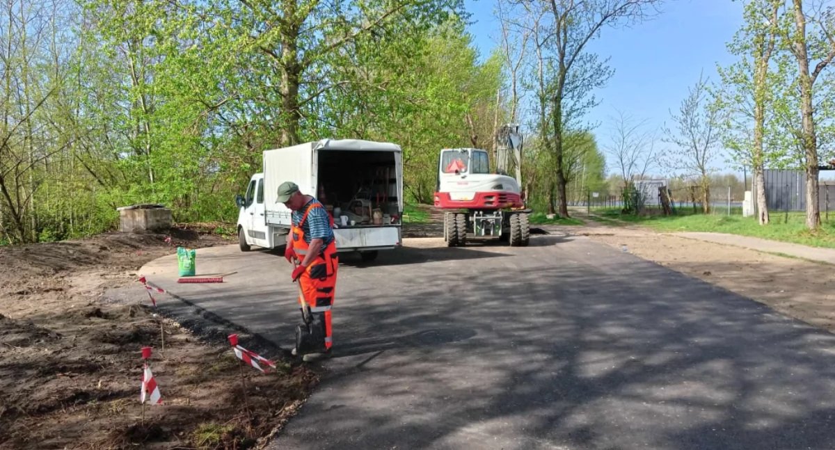 Parking elegancki, ale dojazd nadal fatalny
