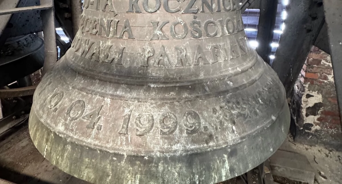 Poczwórne dźwięki z wieży brzęczkowickiego kościoła