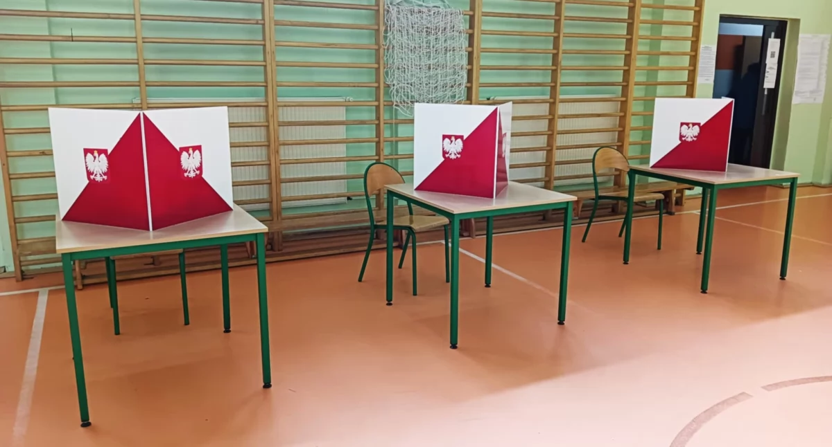 Exit poll 2025: Trzaskowski i Nawrocki w II turze wyborów prezydenckich