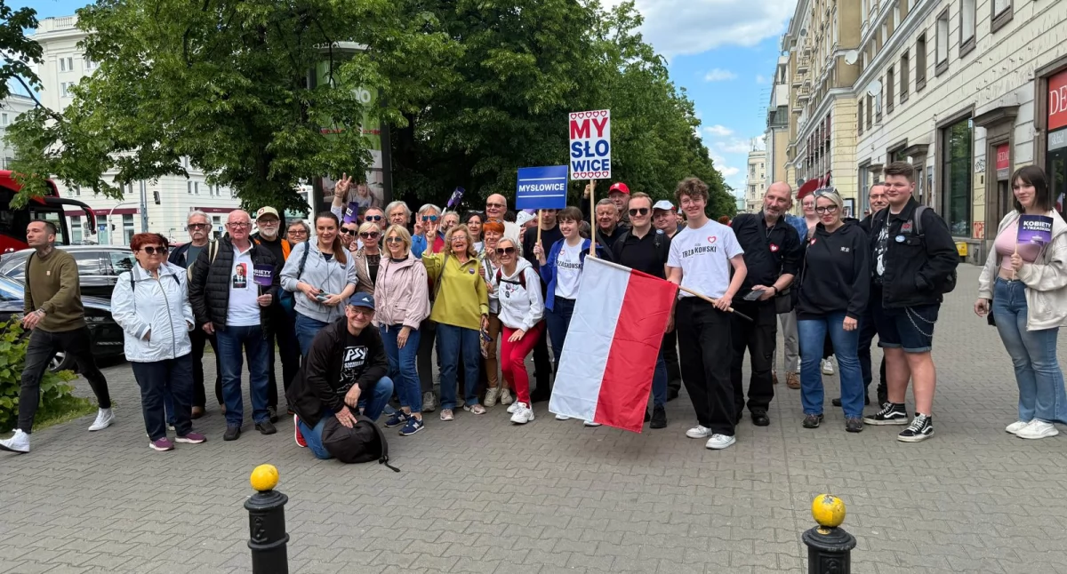 (Aktualizacja) Mysłowiczanie kroczą w “Wielkim Marszu Patriotów”