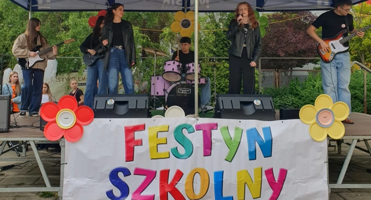 Tanecznie i śpiewająco na festynie w SP9