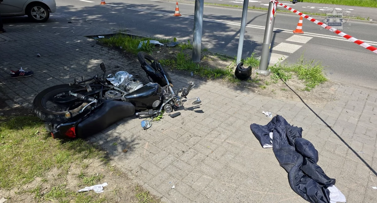 Wypadek na Wesołej. Ranny motocyklista trafił do szpitala