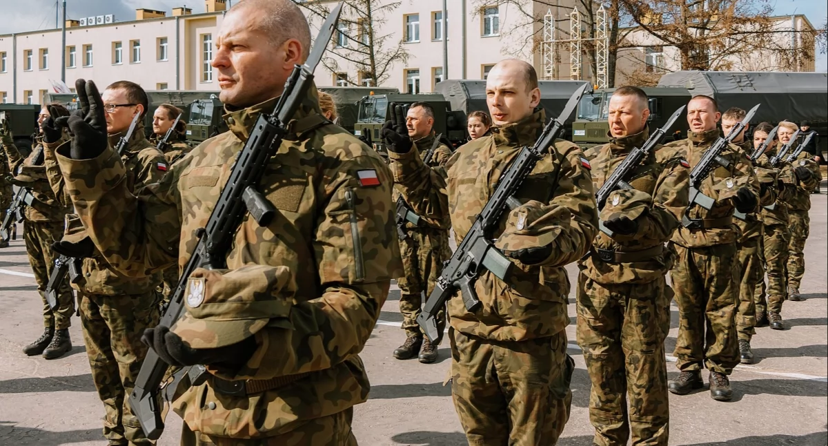 Na wakacje do wojska. Można nieźle zarobić