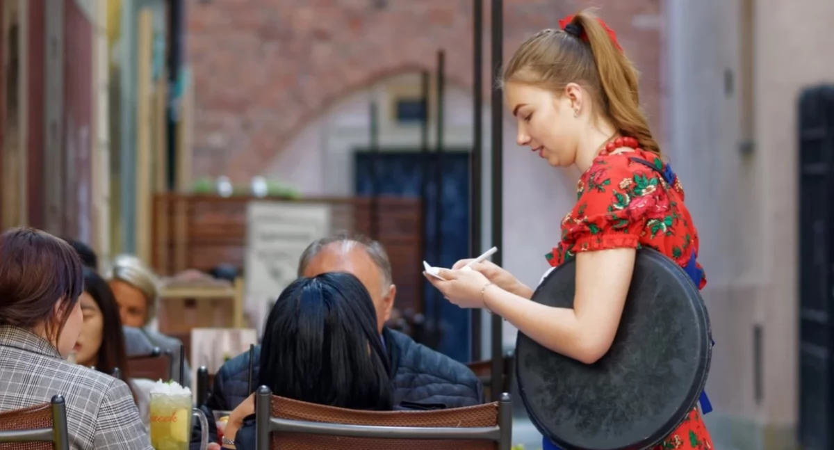 Student w pracy na wakacjach – kiedy ubezpieczenia społeczne są obowiązkowe?
