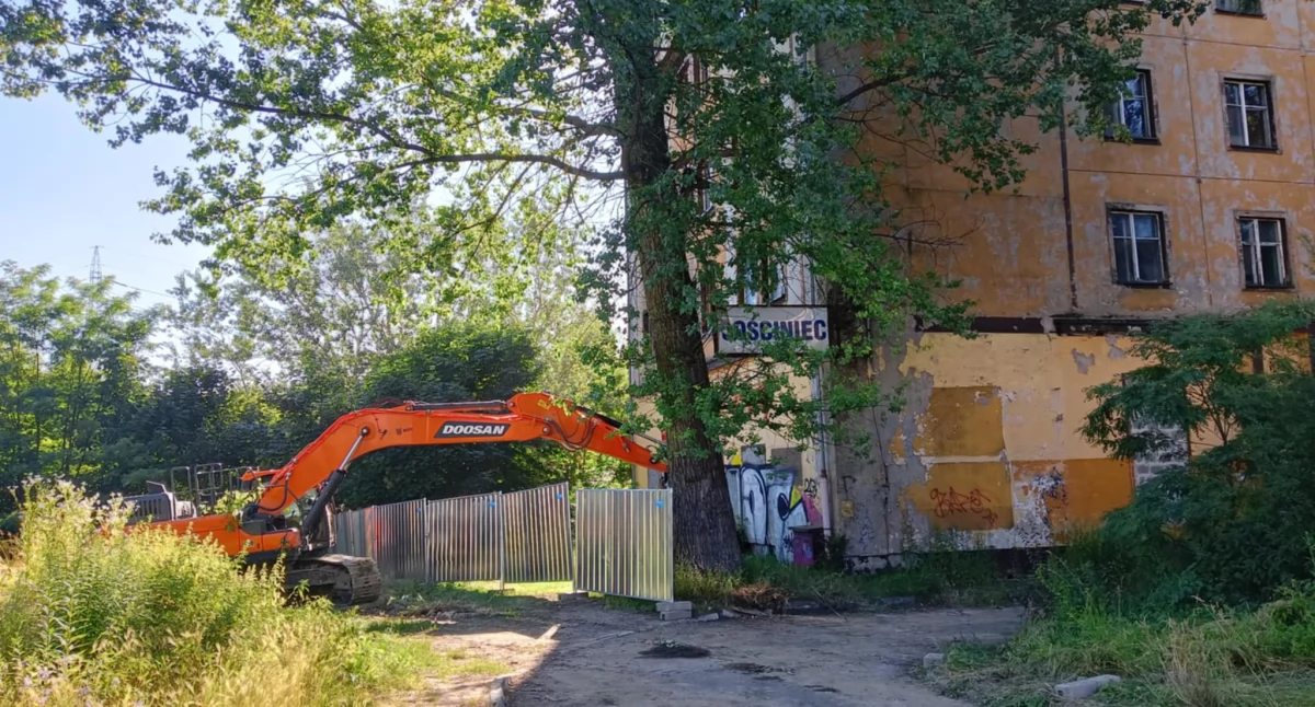 Trwają przygotowania do rozbiórki dawnego hotelu Gościniec