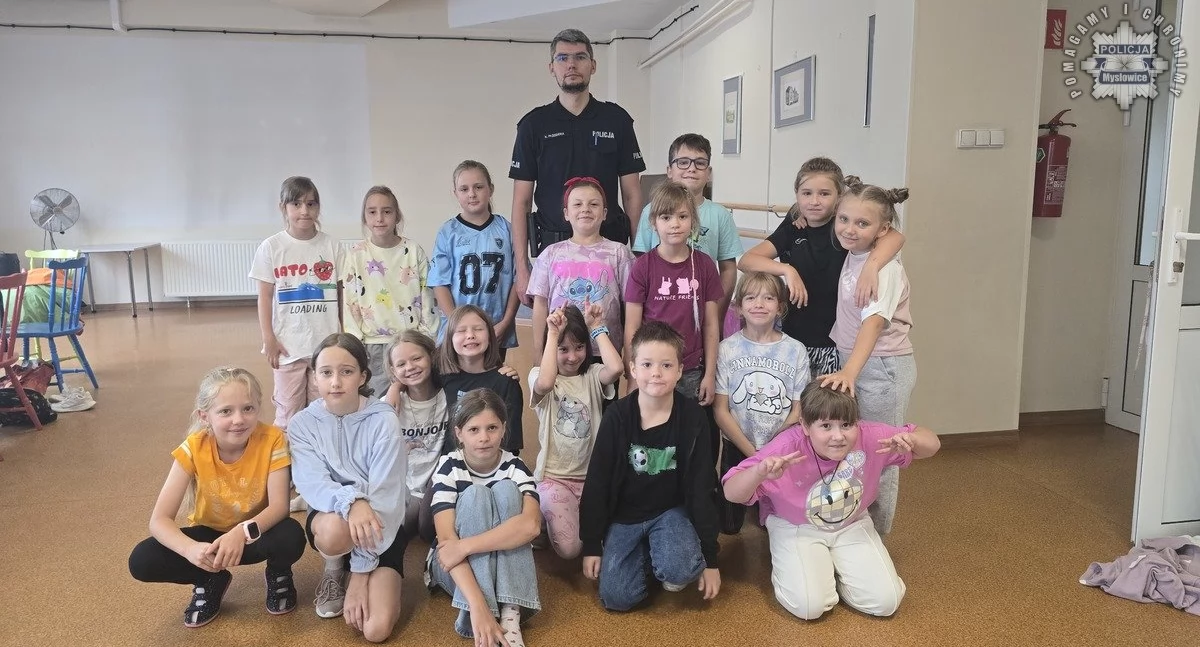 Bezpieczne wakacje z policją – oficer prasowy spotkał się z dziećmi