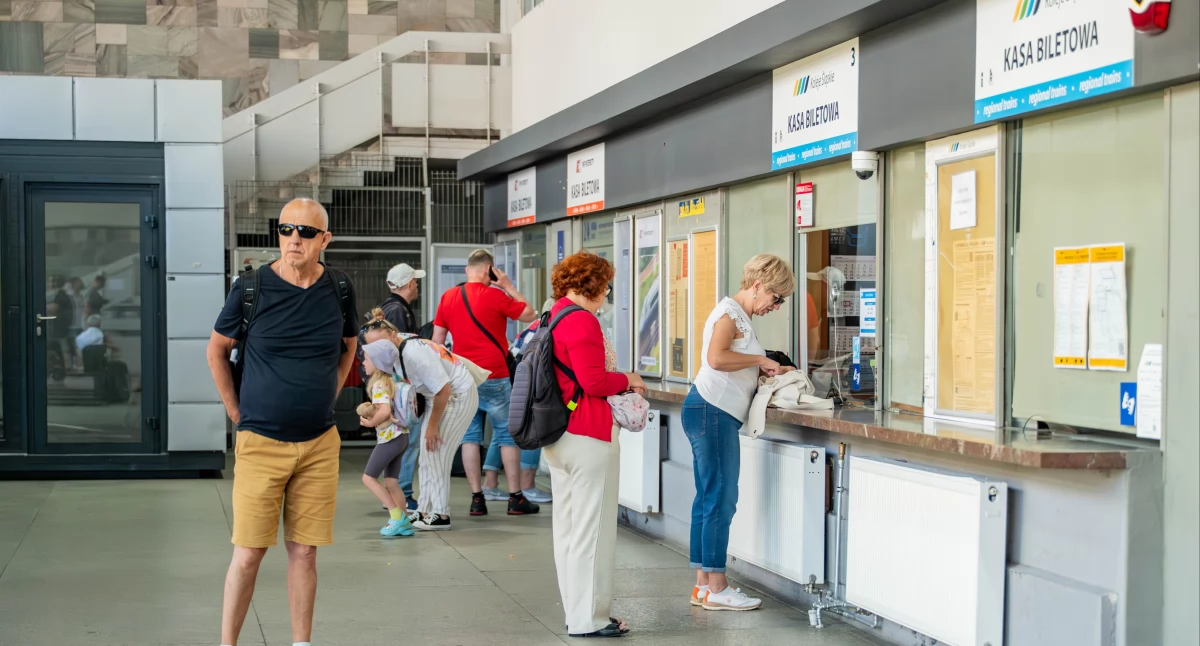 Nowe kasy na zabrzańskim dworcu – Koleje Śląskie i Intercity łączą siły