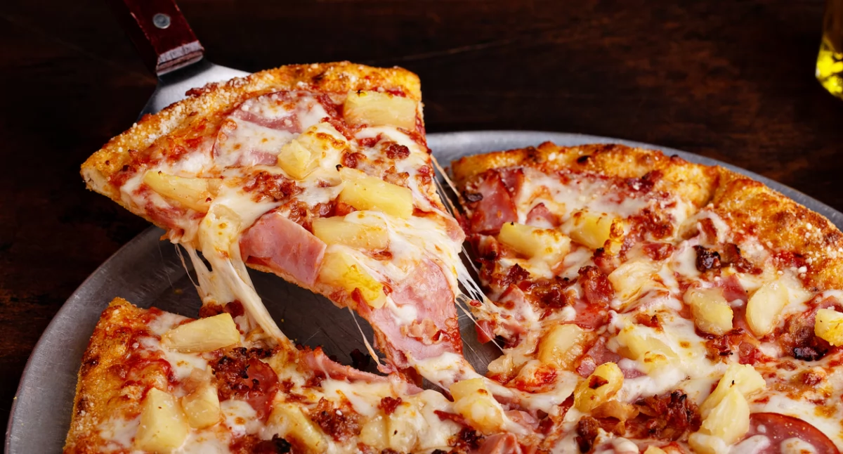 Pizza i przyjaciele – dlaczego to połączenie nigdy się nie nudzi?