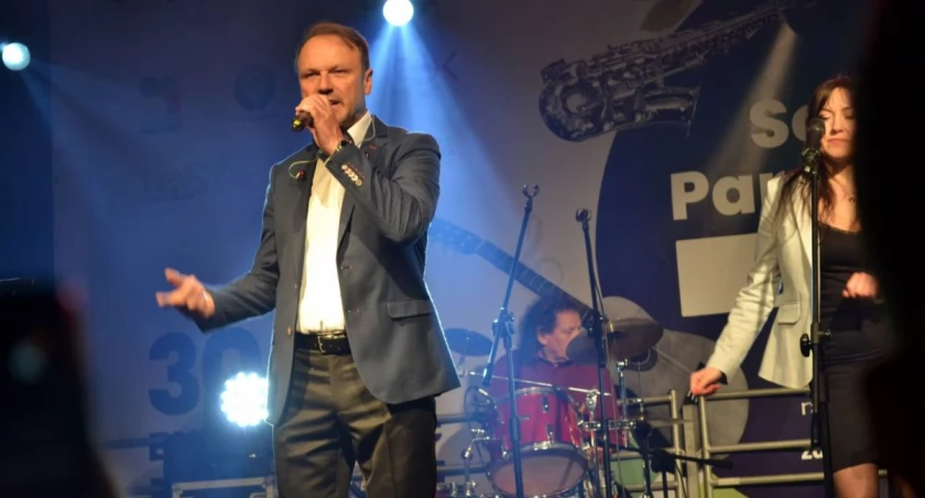 Zakończenie wakacji z roztańczonym Parkiem Zamkowym. Wystąpi m.in. Damian Holecki