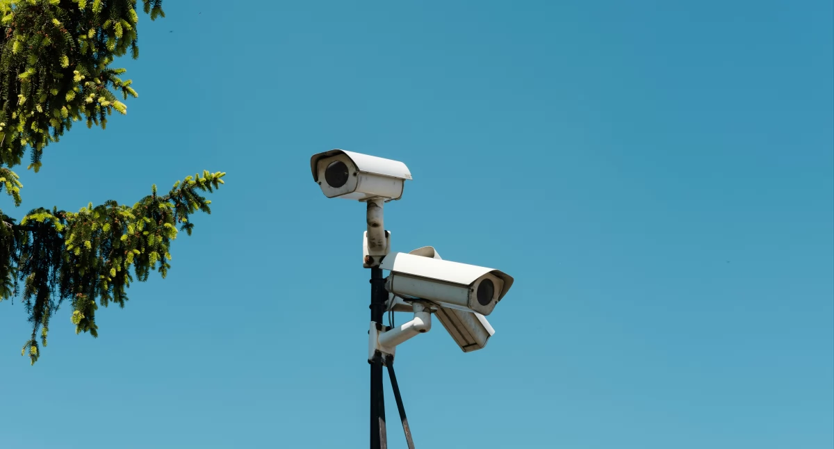 Drony a tradycyjne systemy monitoringu – co jest bardziej efektywne?