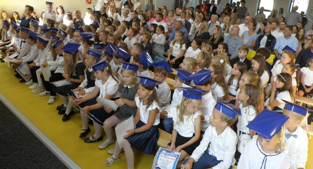 Czterdziestu pierwszoklasistów rozpoczęło naukę w szkole na Laryszu