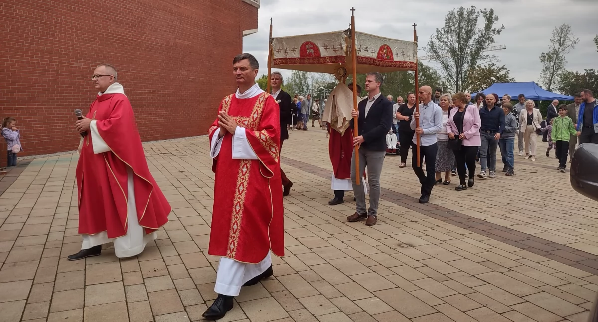 Odpustowe, poświęcone chlebki na szczytny cel