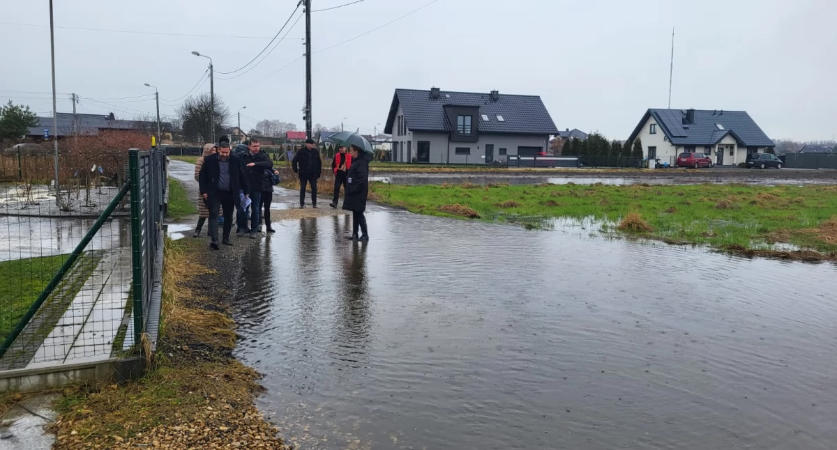 Mieszkańcy ulic Przetnica i Kościelniaka mają już dość podtopień.  29 września będzie spotkanie z prezydentem i projektantami