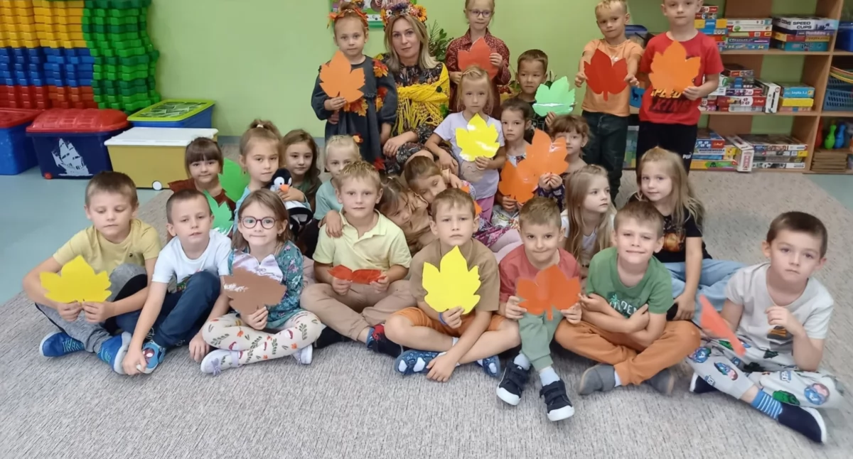 Dzieci z przedszkola w Krasowach powitały jesień