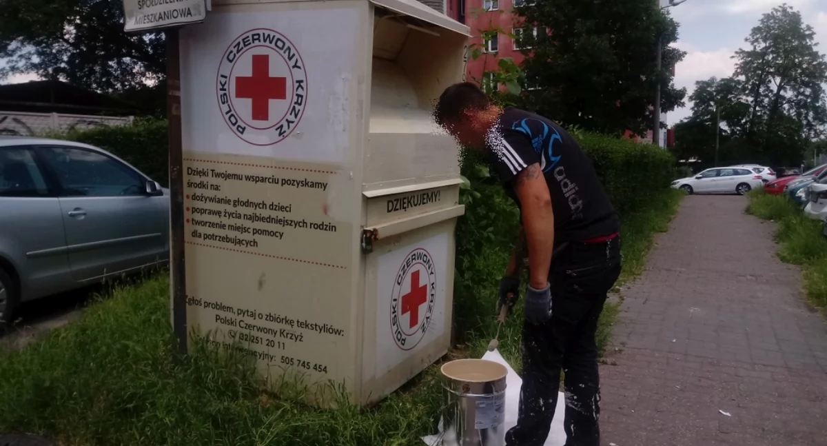 PCK likwiduje kontenery na odzież
