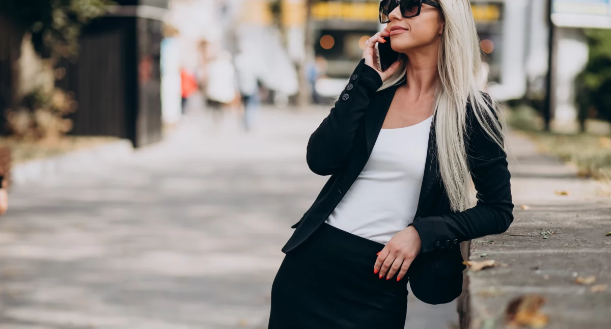 Moda jako narzędzie do podkreślenia pozycji zawodowej i osobowości