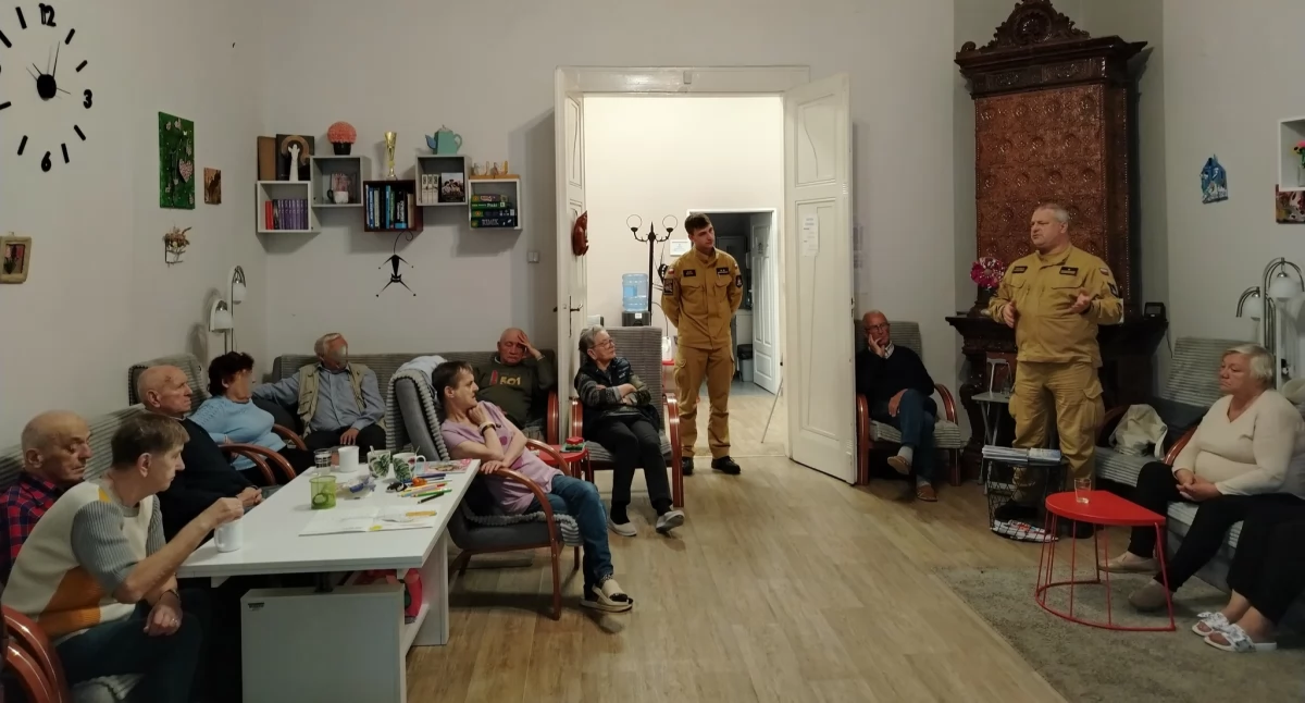 Strażacy odwiedzili mysłowicki Dom Senior+