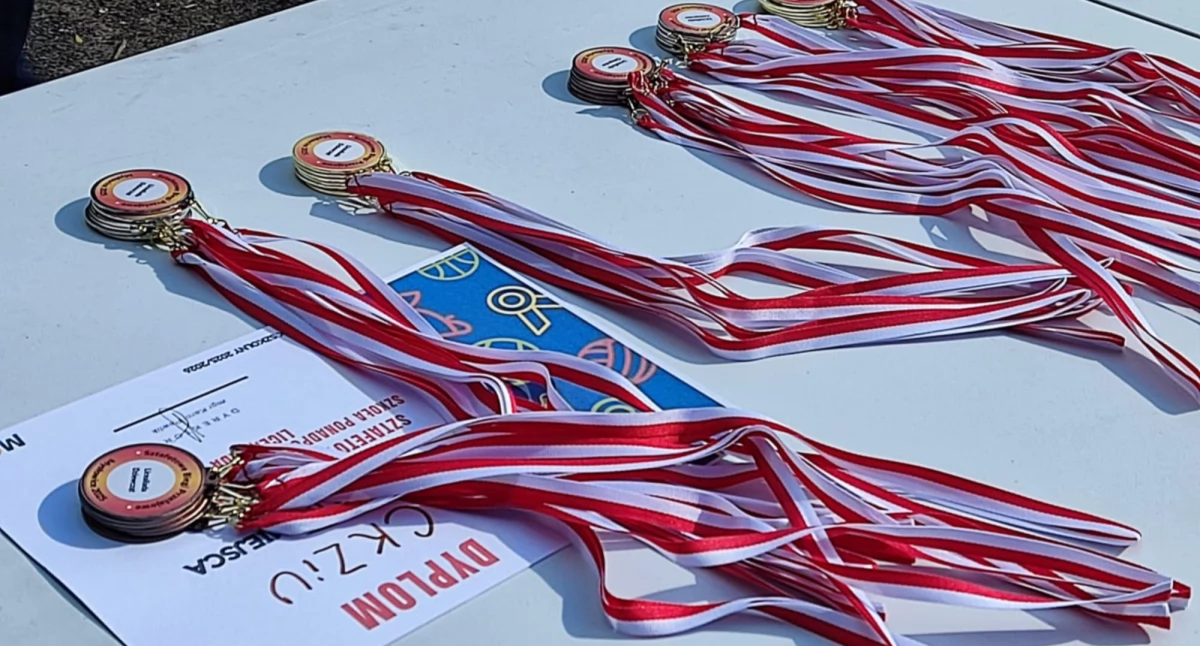 Sztafetowe zmagania dzieci i młodzieży w Parku Słupna