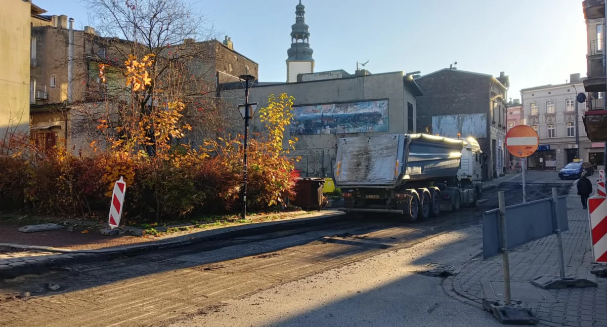 Trwa remont ul. Kołłątaja i Powstańców