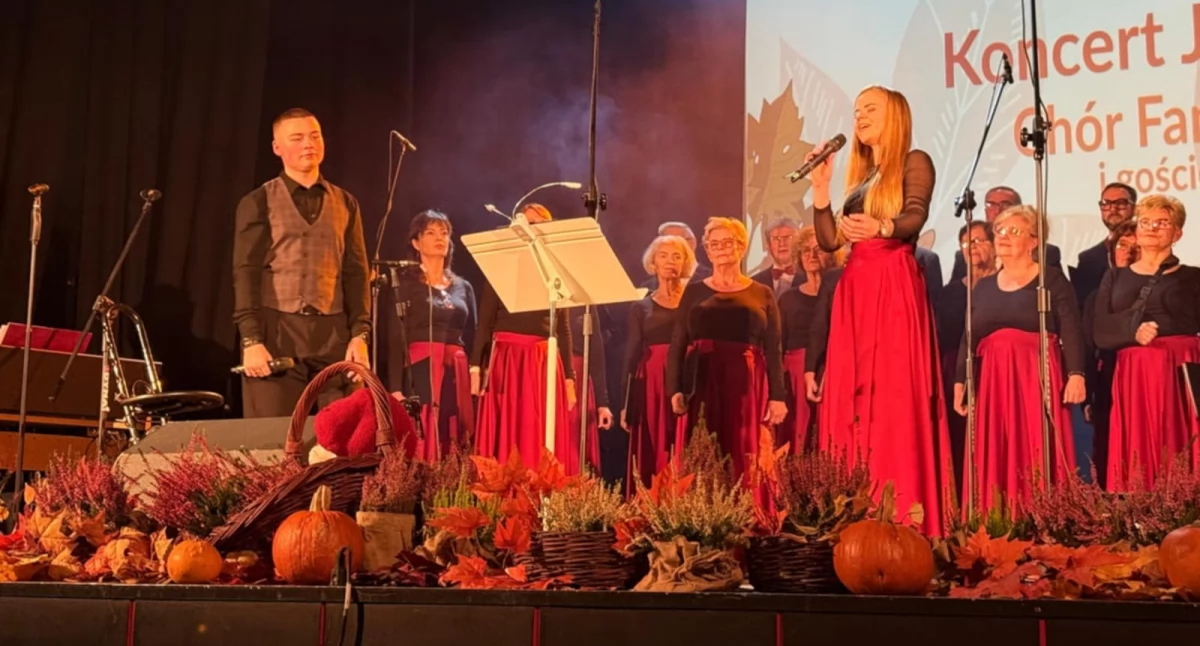 Koncert jesienny na bis - chór Familia i goście
