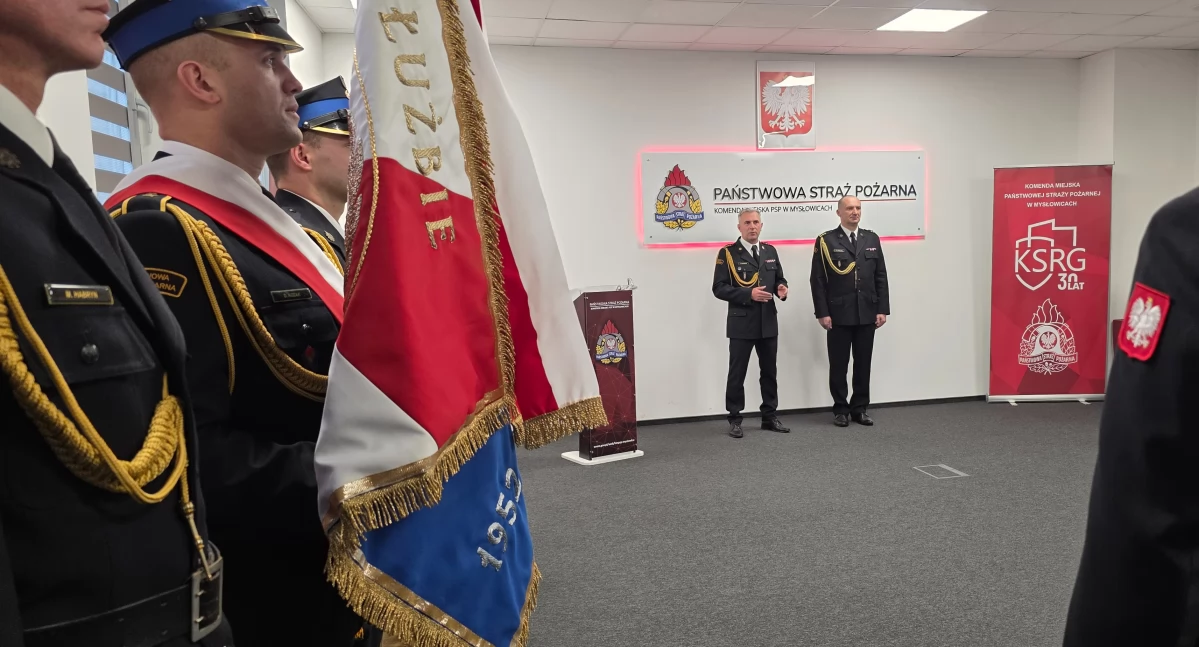 Uroczysta zbiórka i wręczenie awansów w Komendzie Miejskiej PSP w Mysłowicach