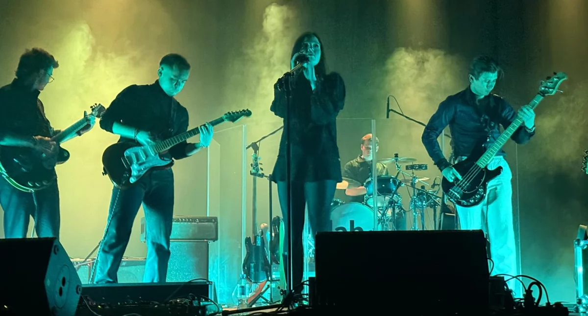 Muzyka, która jednoczy. Charytatywny koncert „Teraz i Tu” w Zniczu dla Bartusia Bańskiego