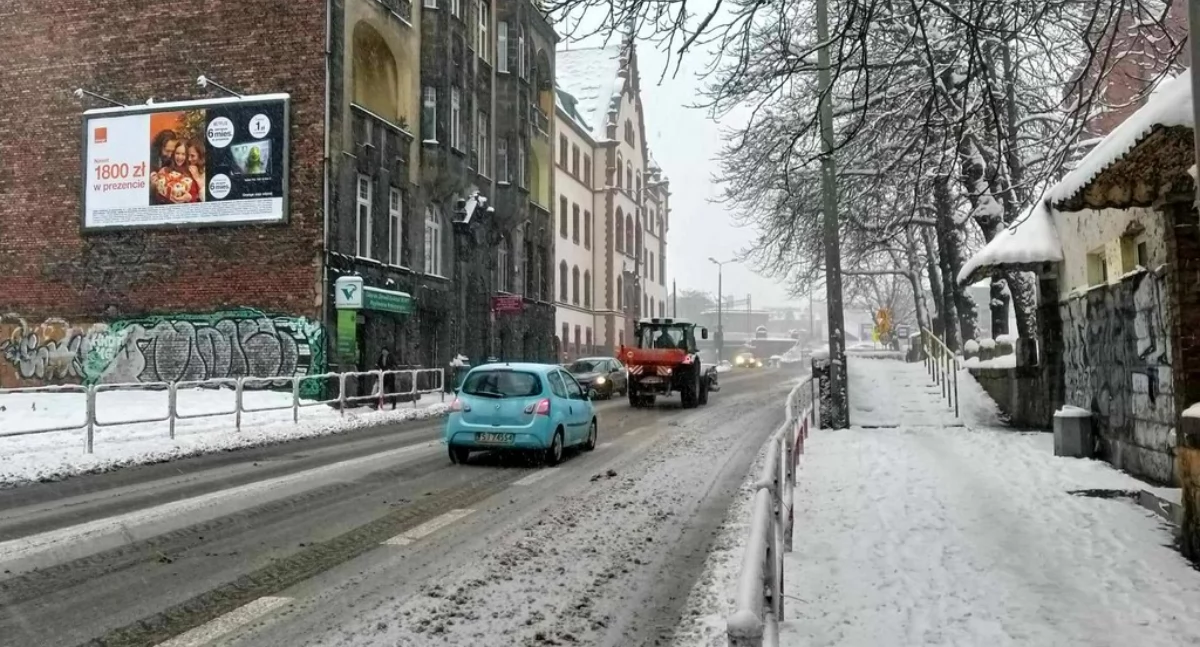 Zima w Mysłowicach. Które ulice i chodniki są odśnieżane w pierwszej kolejności?
