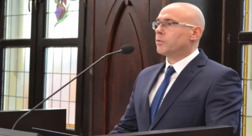Ranking aktywności prezydentów miast w mediach społecznościowych 2025. Wysokie miejsce Dariusza Wójtowicza 