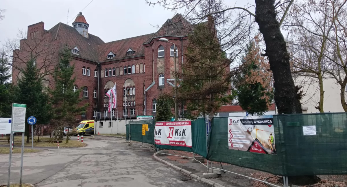 W Szpitalu nr 2 brakuje chirurgów. Jak poradzi sobie z tym dyrektor lecznicy? 