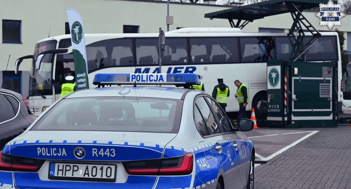 Śląska drogówka i inspektorzy ITD kontrolują autokary. Trwa akcja „Bezpieczne ferie 2026”