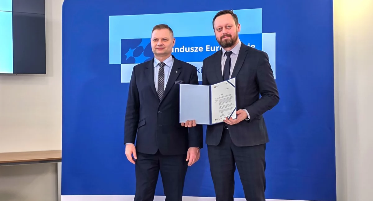 Dofinansowanie dla imielińskich przedszkolaków – burmistrz odebrał list gratulacyjny 