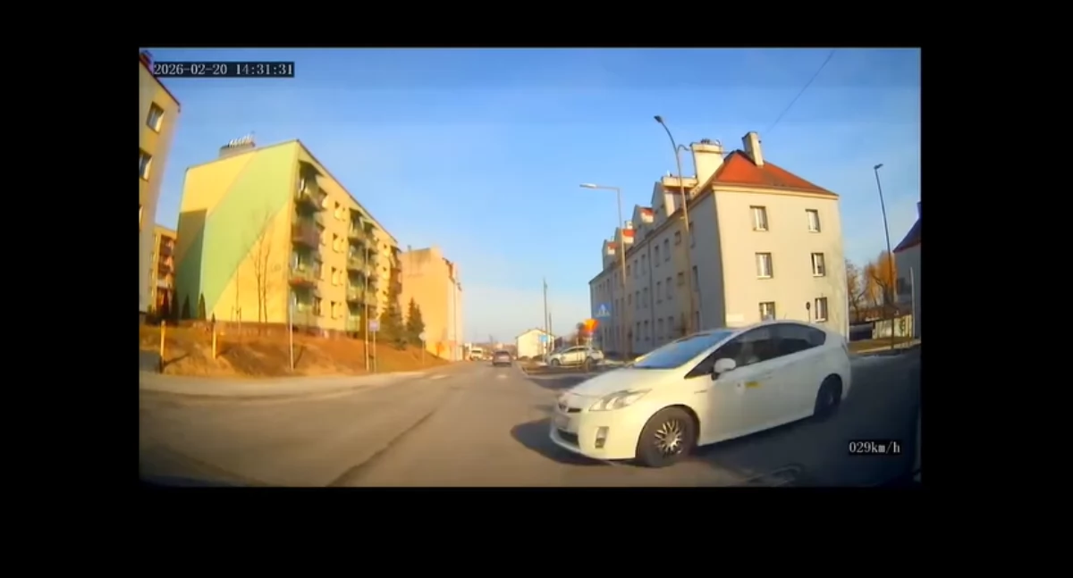 O włos od tragedii. Kierowca taksówki nie zatrzymał się na znaku STOP