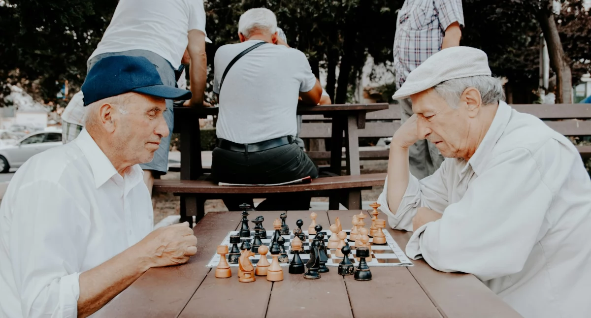 Jakie kwalifikacje są potrzebne do pracy przy osobach starszych w Niemczech?