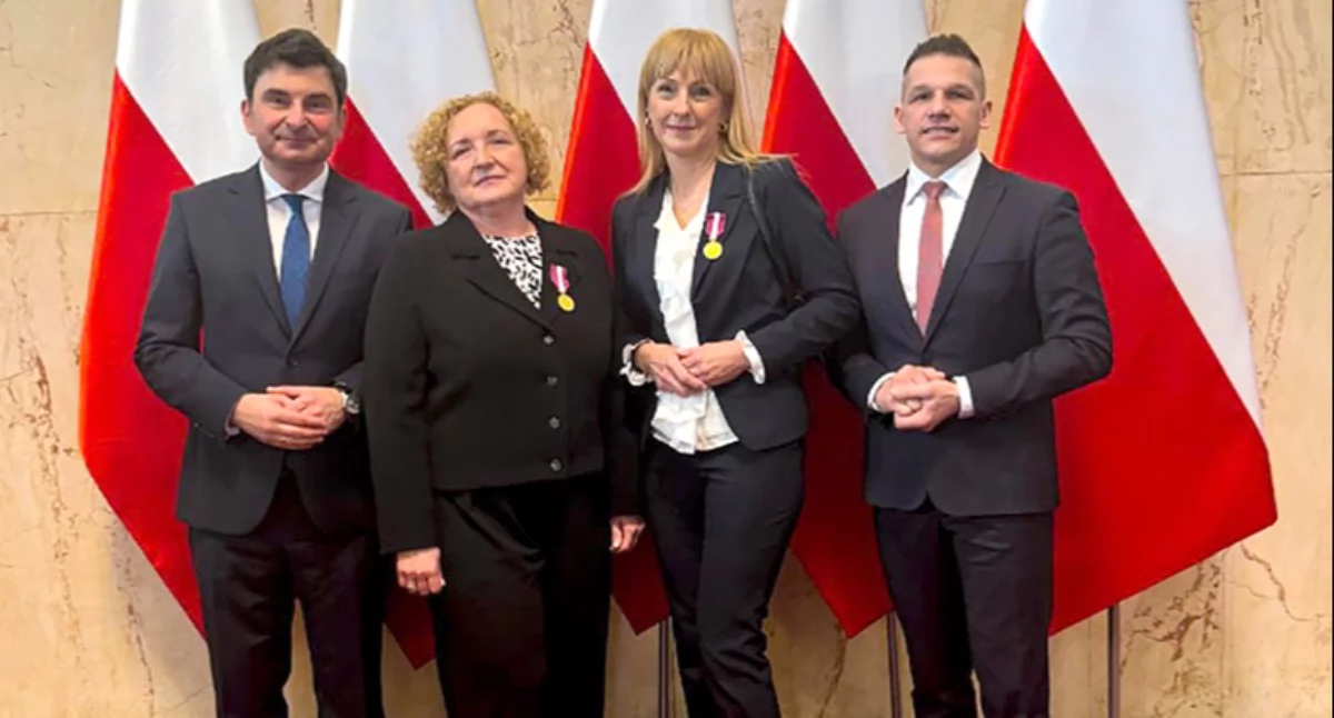 Państwowe odznaczenia dla pracowników Urzędu Gminy Chełm Śląski - Złoty Medal za Długoletnią Służbę
