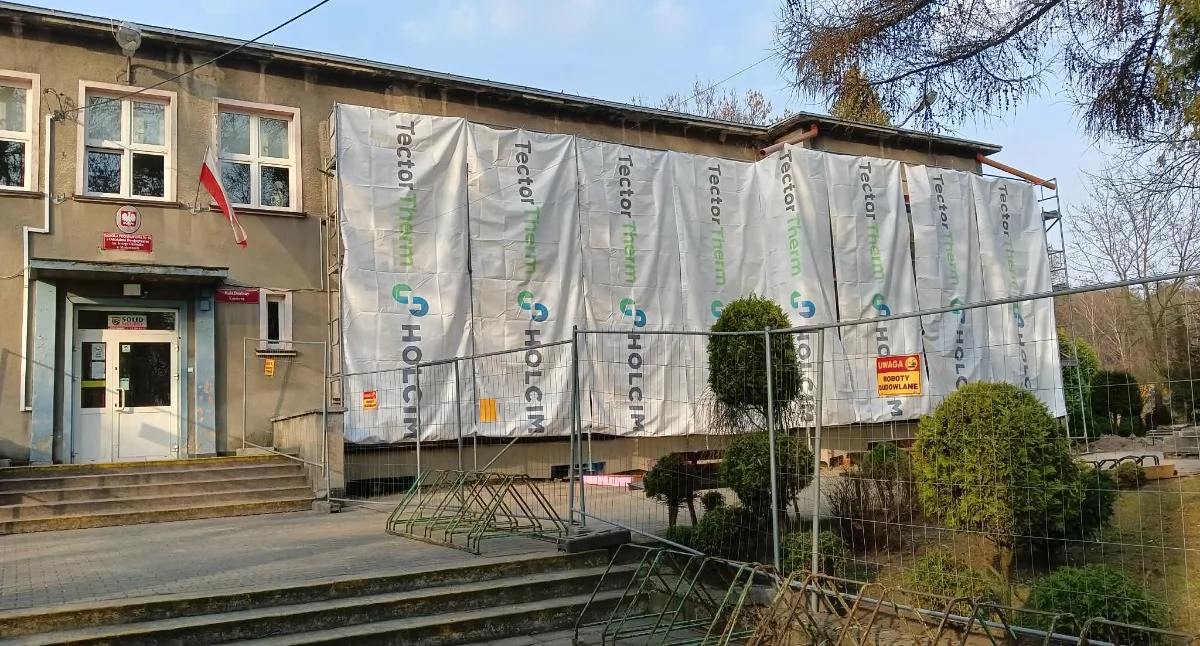 Trwa termomodernizacja szkoły w Kosztowach