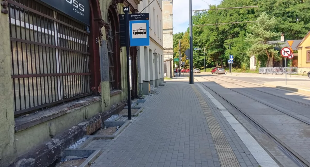 Wielkanoc 2026: jak będą kursować autobusy i tramwaje?