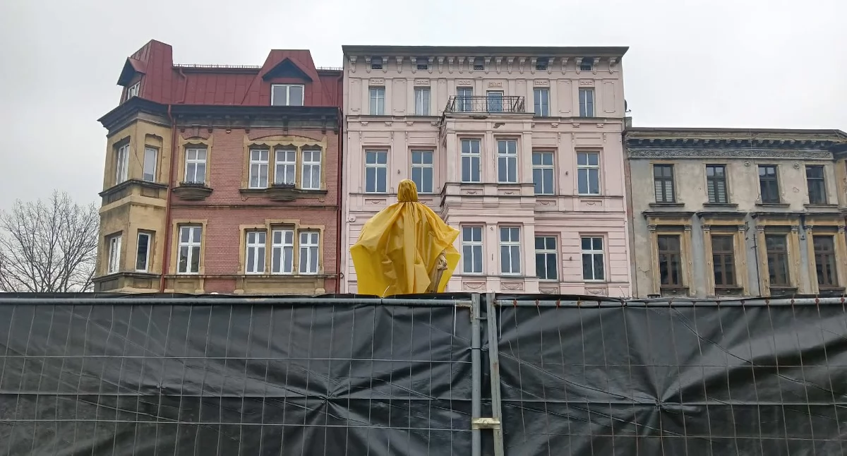 Rynek w Mysłowicach: fontanna św. Jana Chrzciciela w remoncie
