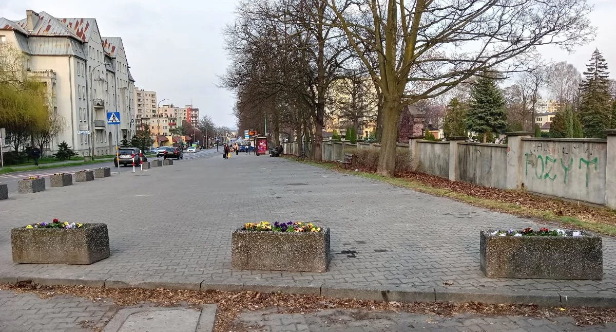 Spór o parking przy ul. Mikołowskiej: Miasto odpowiada na petycję mieszkańców
