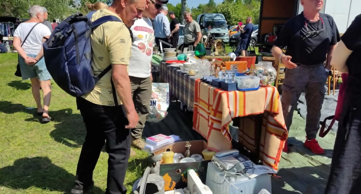 Targ w Mysłowicach przy Sosnowieckiej tętni życiem w niedziele. Targ staroci i zakupy dla całej rodziny
