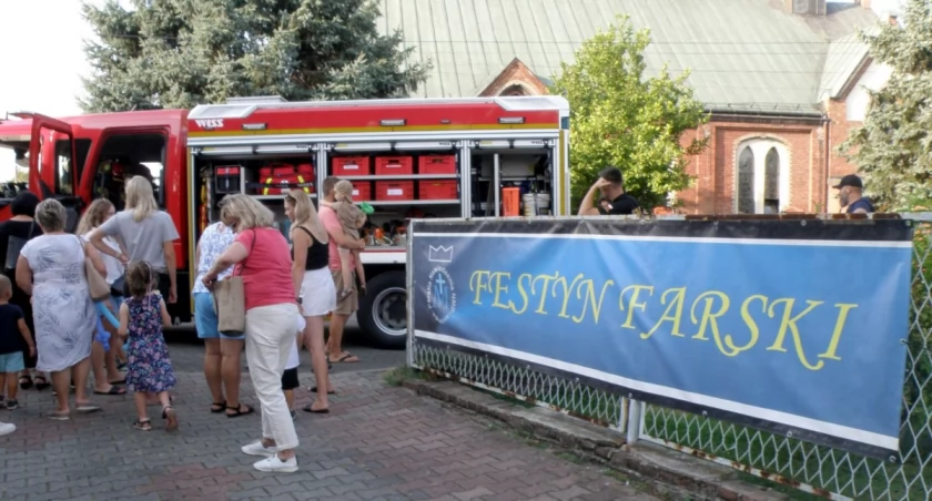 Potańcówka z Kapelą Fedaków, farburgery, zabawy i konkursy - nadchodzi Festyn Farski w Brzezince