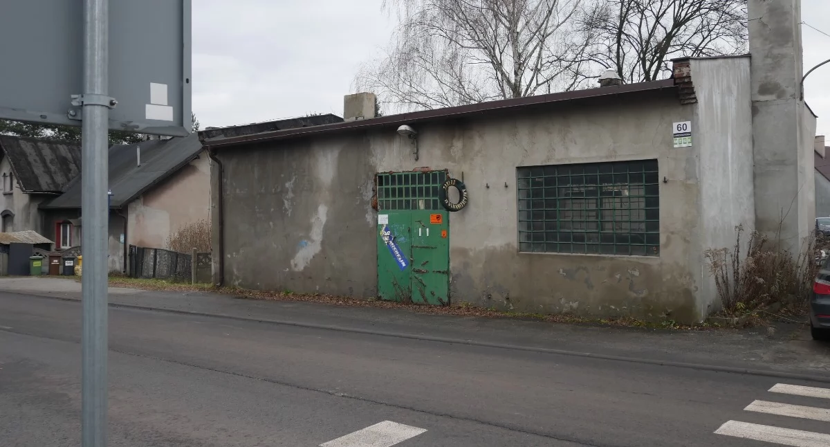 Miasto sprzedaje działkę na Brzezince. Kiedyś był tu warsztat